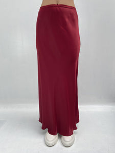 Gonna satinata con passamaneria in vita