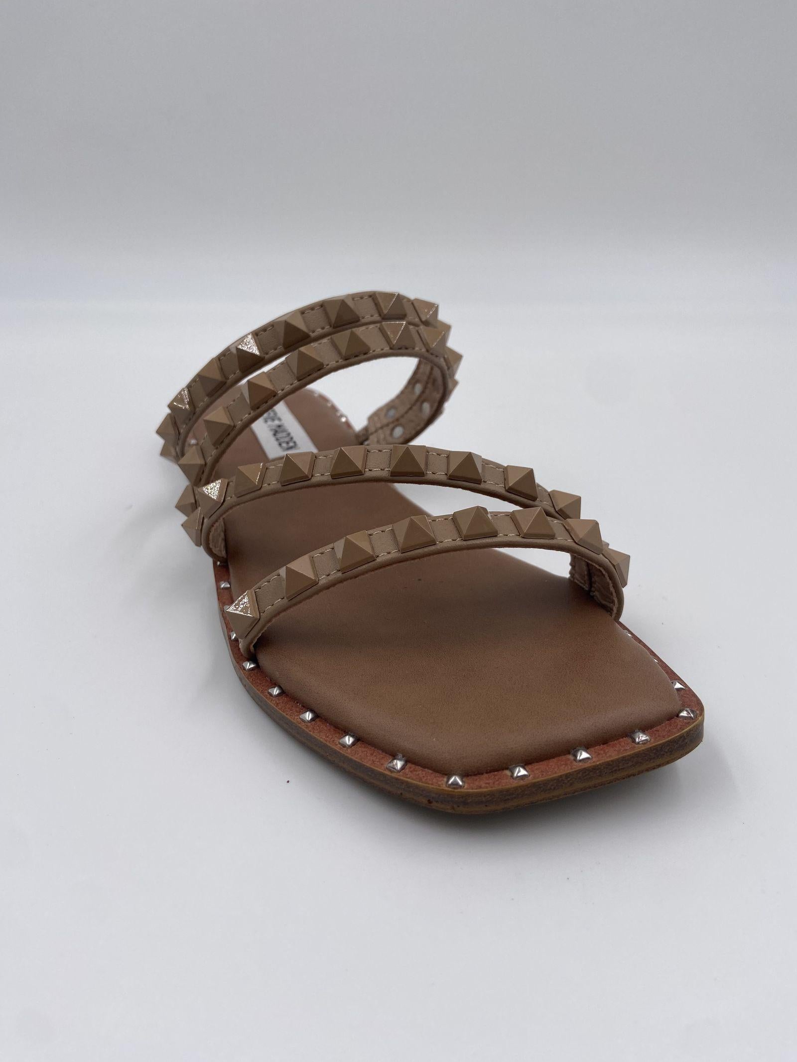 Sandalo Skyler Tantan con borchie SMSSKYLER-TANTAN BEIGE STEVE MADDEN