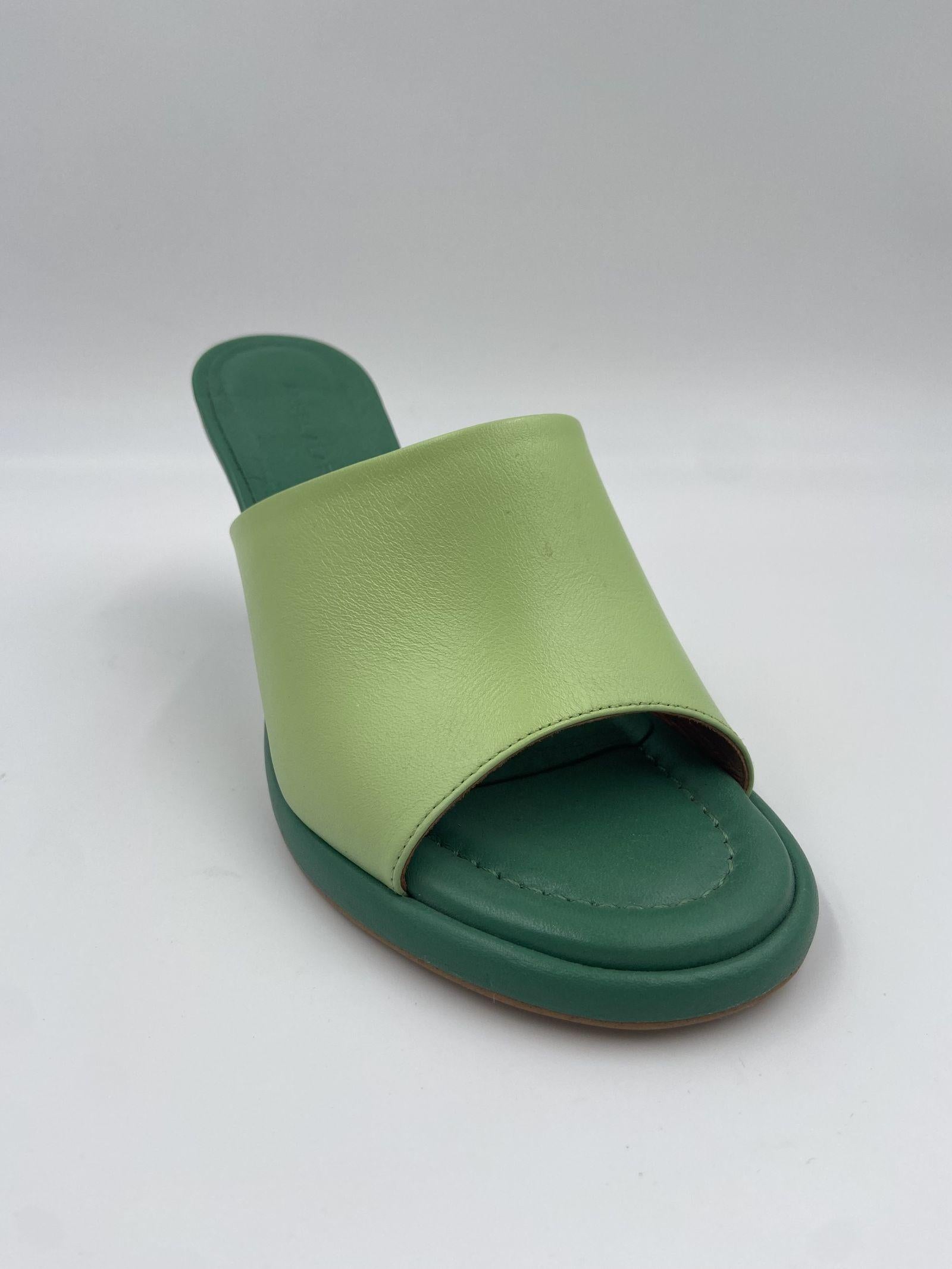 Sandalo tacco rocchetto 23057-467A VERDE ANGEL ALARCON