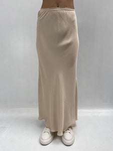 Gonna satinata con passamaneria in vita