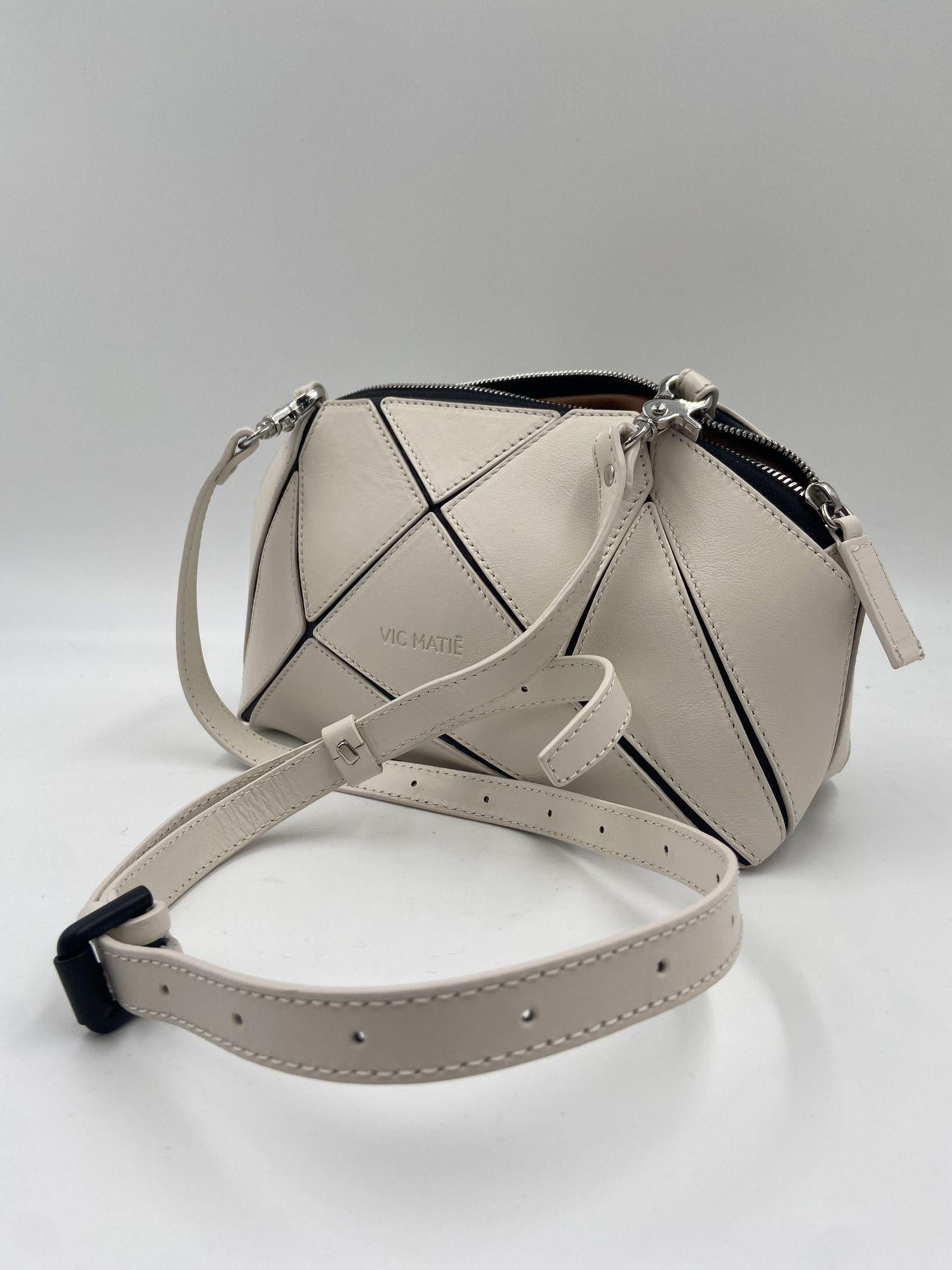 Pochette Cloe patch 1G0544T 111 VIC MATIE'