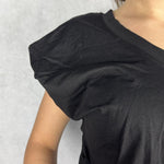 T- shirt scollo a V con manica a sbuffo OY6199 NERO OFELIA