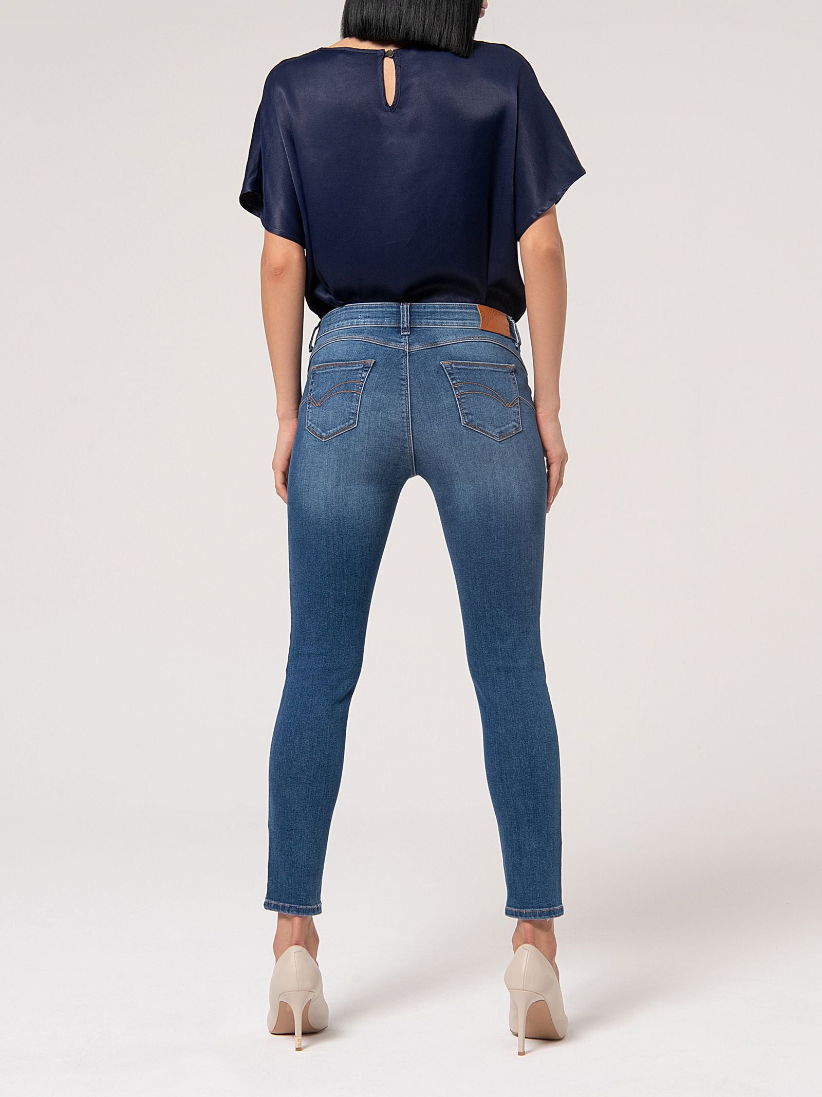 Jeans slim con lavaggio medio FP000V8000 D40402349 FRACOMINA 