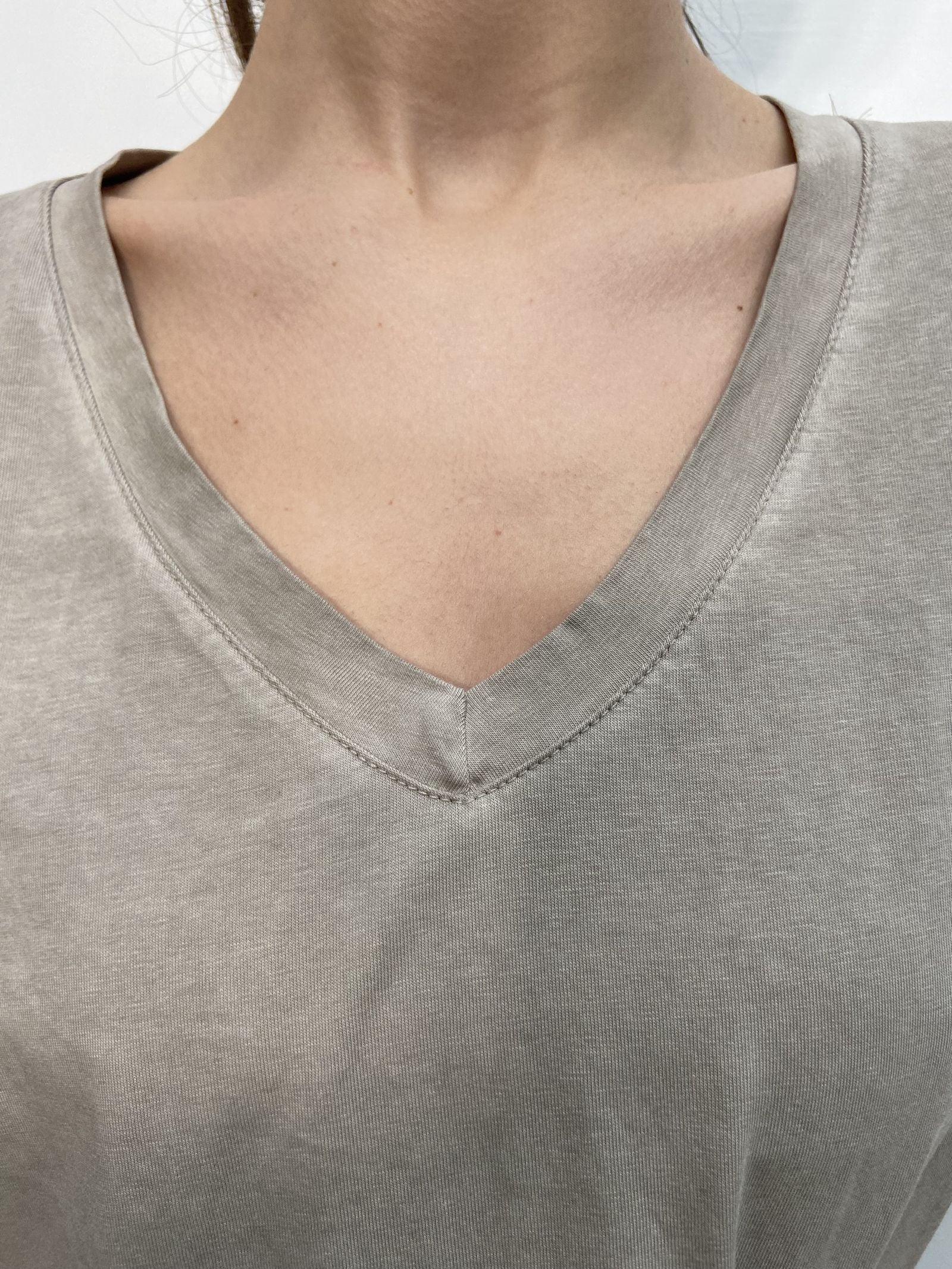 T-shirt scollo a V - Ofelia 2831 CREMA OFELIA 
