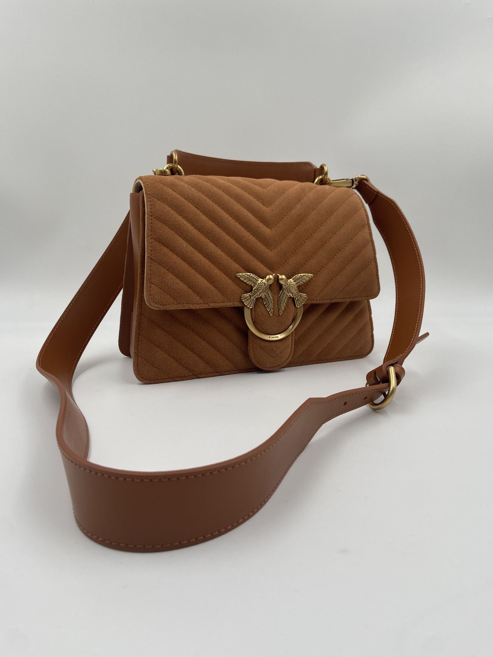 Borsa a tracolla motivo chevron scamosciato 100066-A0F6 L58Q PINKO 
