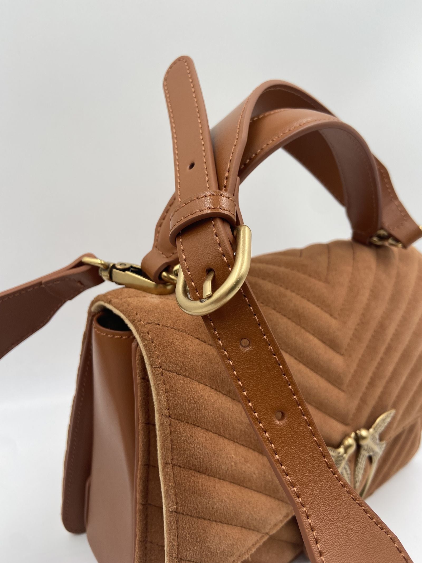 Borsa a tracolla motivo chevron scamosciato 100066-A0F6 L58Q PINKO 