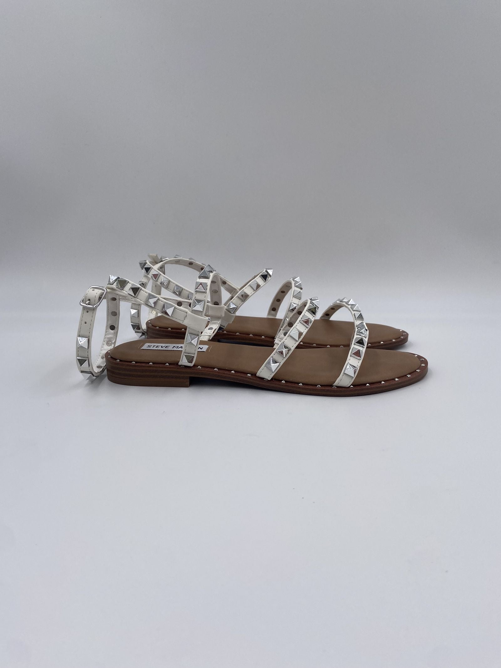 Sandalo Travel con borchie - Steve Madden TRAVEL WHT STEVE MADDEN 