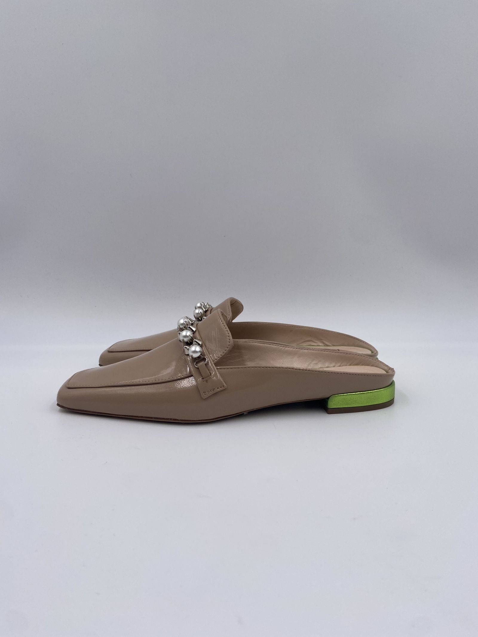 Sabot con perle e borchie 602 BEIGE CHIARINI 