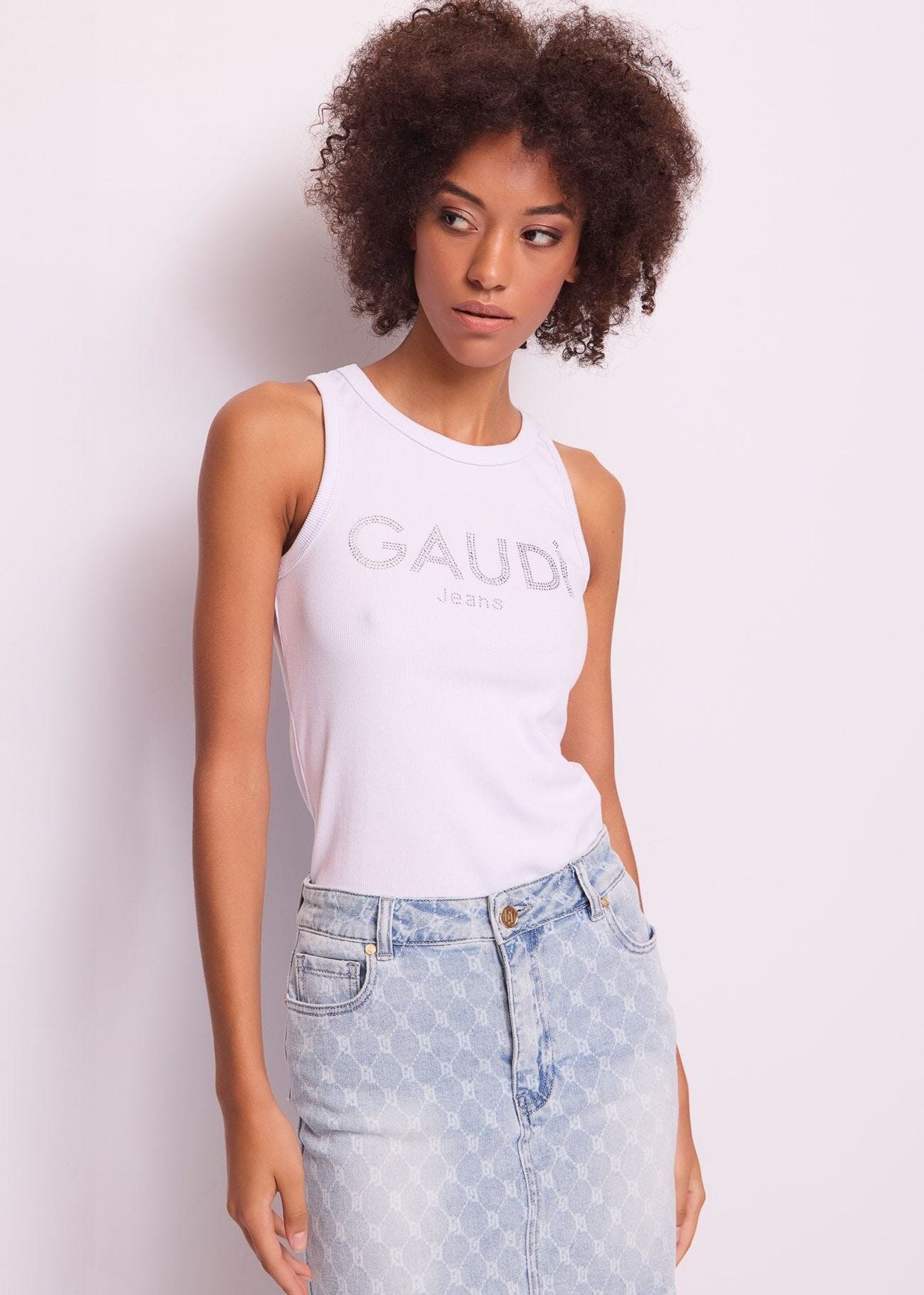 Top con lettering 511BD64045 2100 GAUDI' 