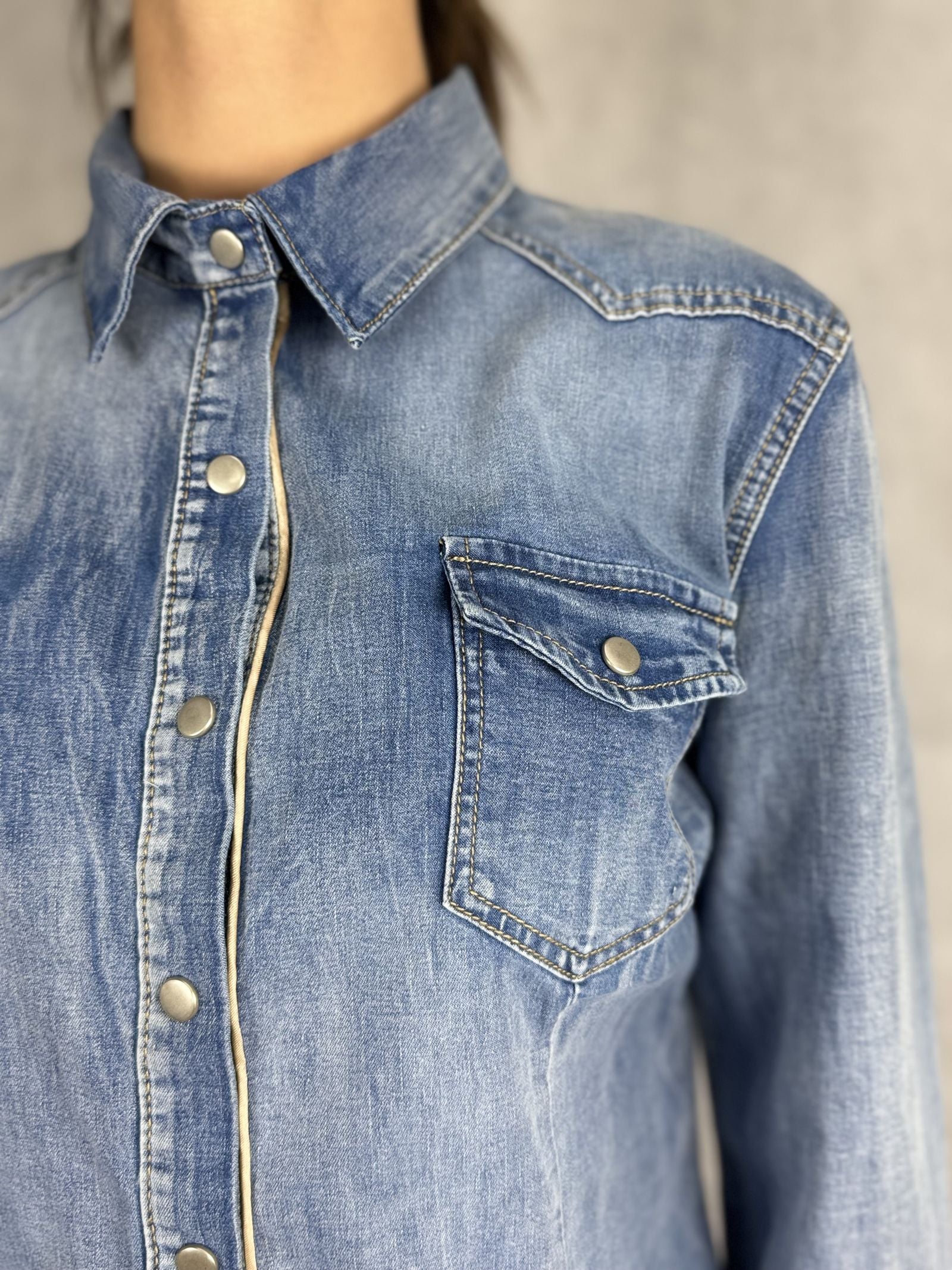 Camicia denim lavaggio chiaro 220102JC710 DENIM OFELIA 