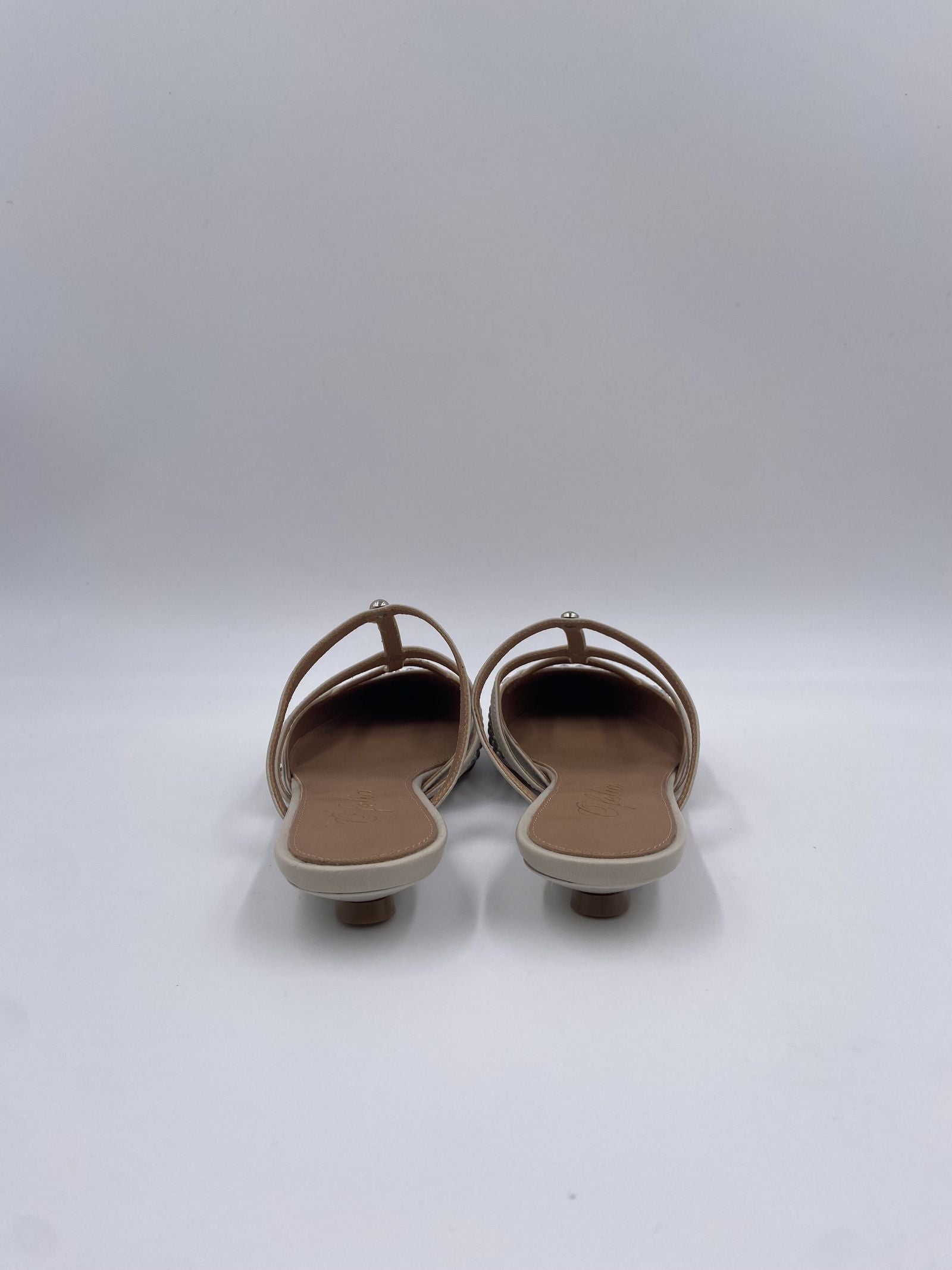 Scarpa bassa aperta con borchie - Ofelia 2569 LATTE OFELIA 