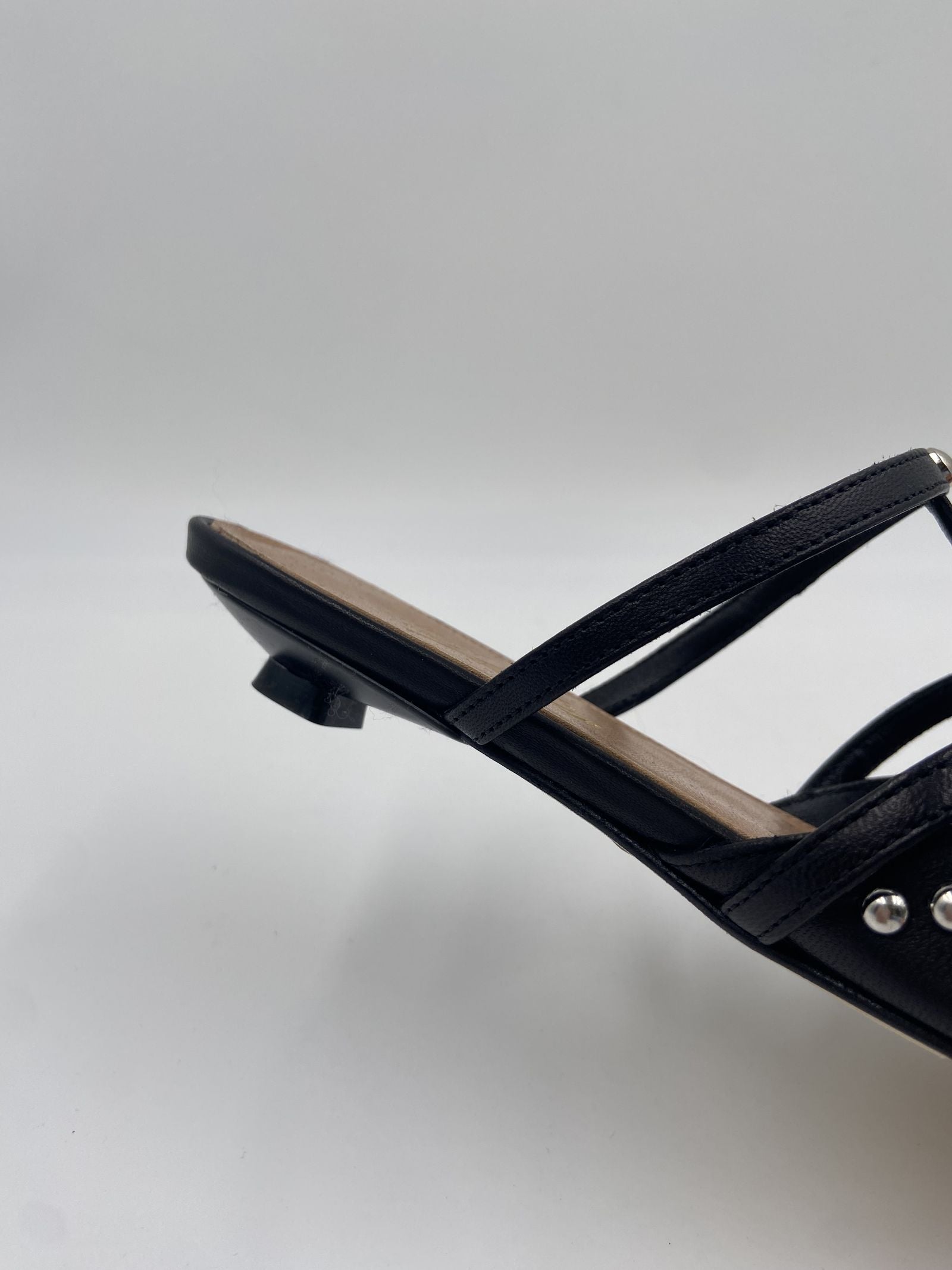 Scarpa bassa aperta con borchie - Ofelia 2569 NERO OFELIA 