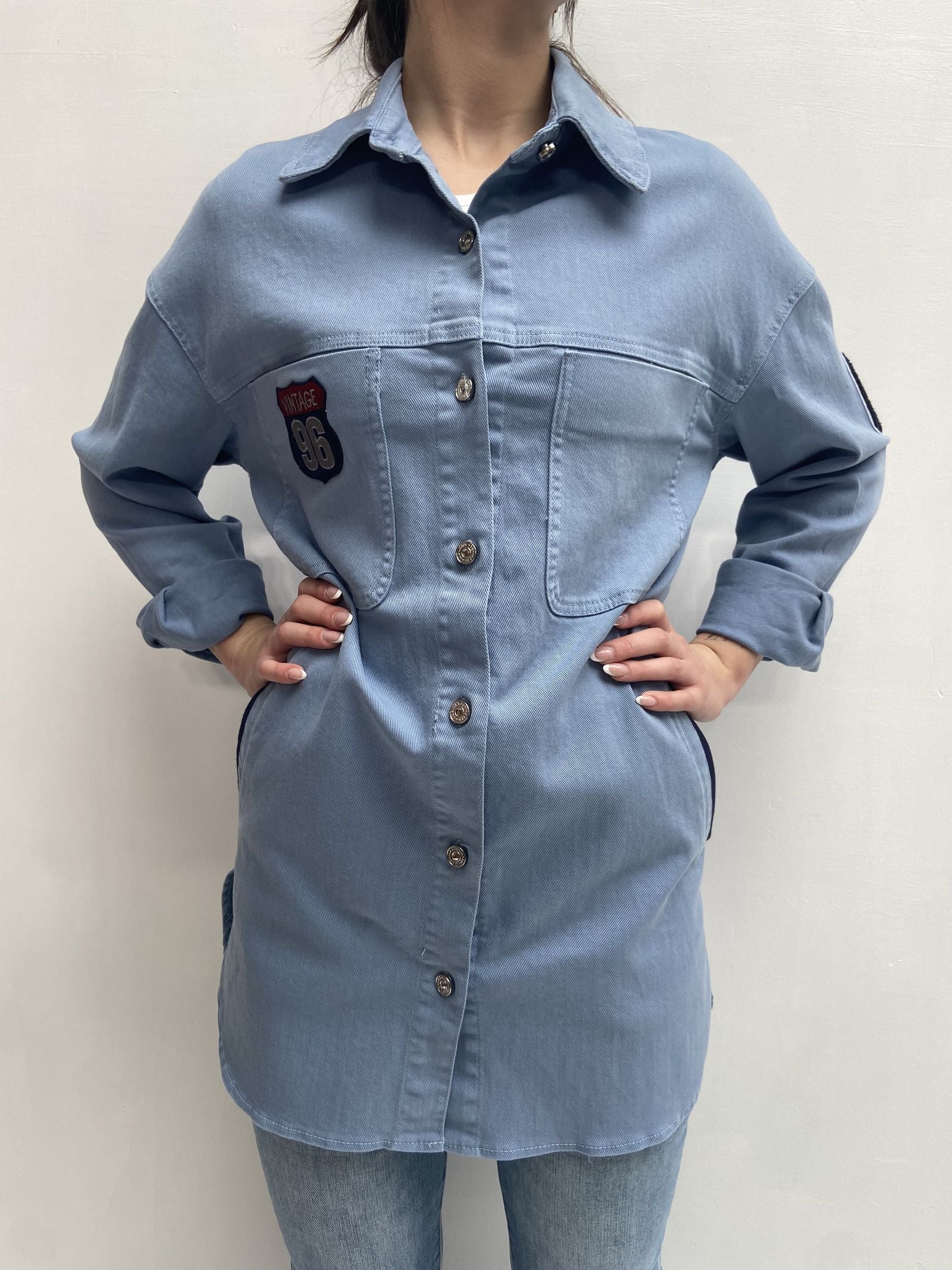 Camicia in denim con patch 525106BIS AZZURRO OFELIA 