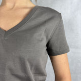 T-shirt basica scollo a V L5560 FUMO OFELIA 