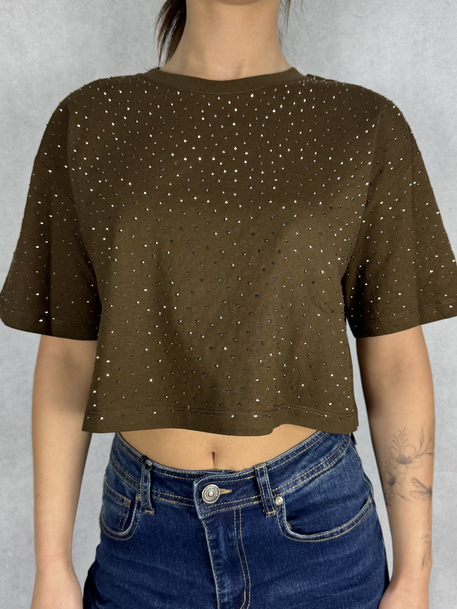 T- shirt girocollo con strass L8586 CIOCCOLATO OFELIA 