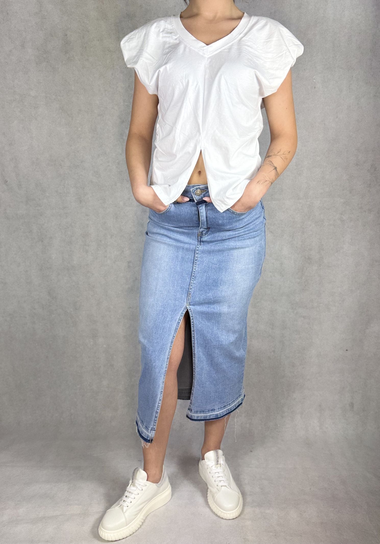 T- shirt scollo a V con manica a sbuffo OY6199 BIANCO OFELIA 