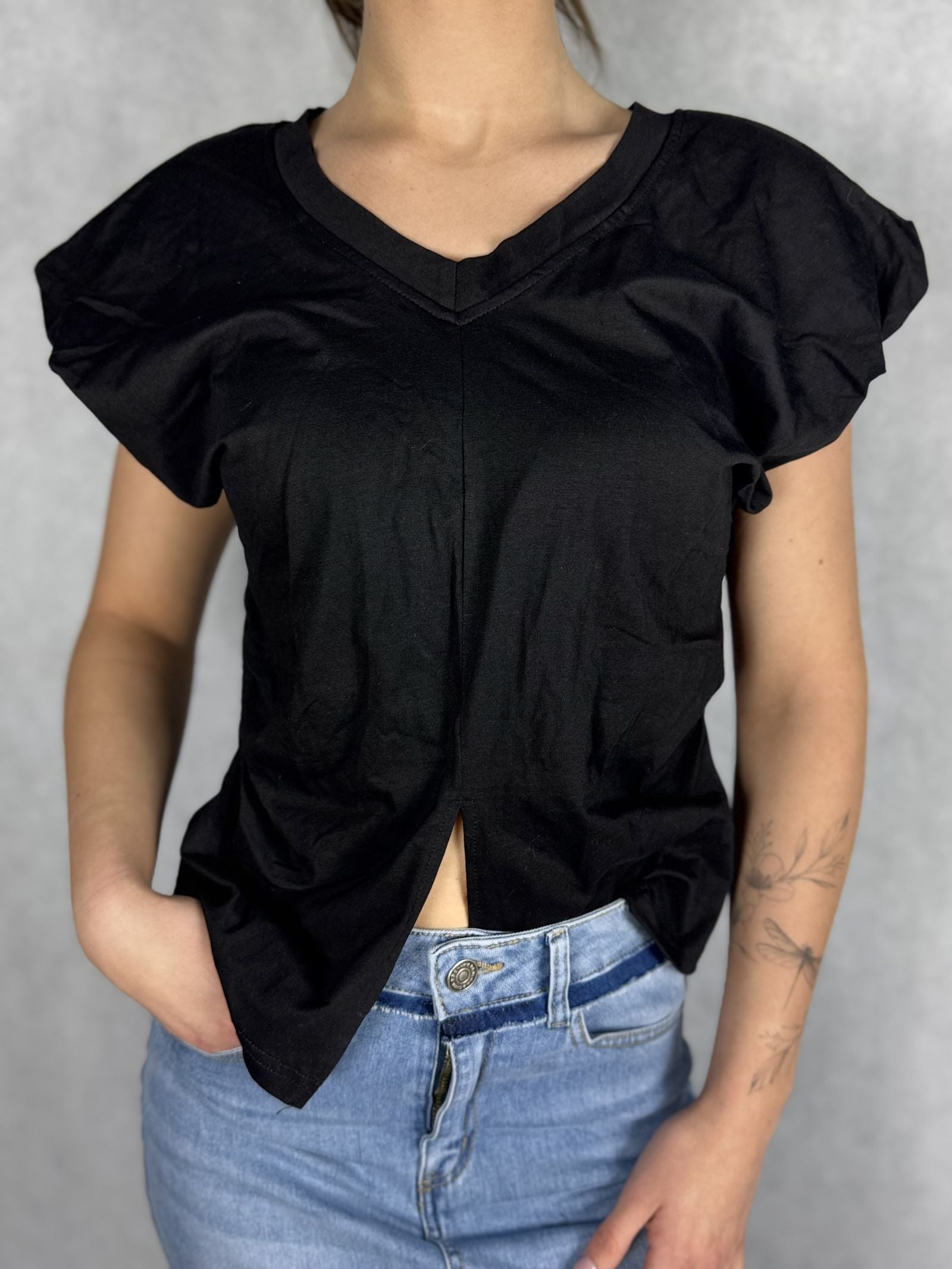 T- shirt scollo a V con manica a sbuffo OY6199 NERO OFELIA 