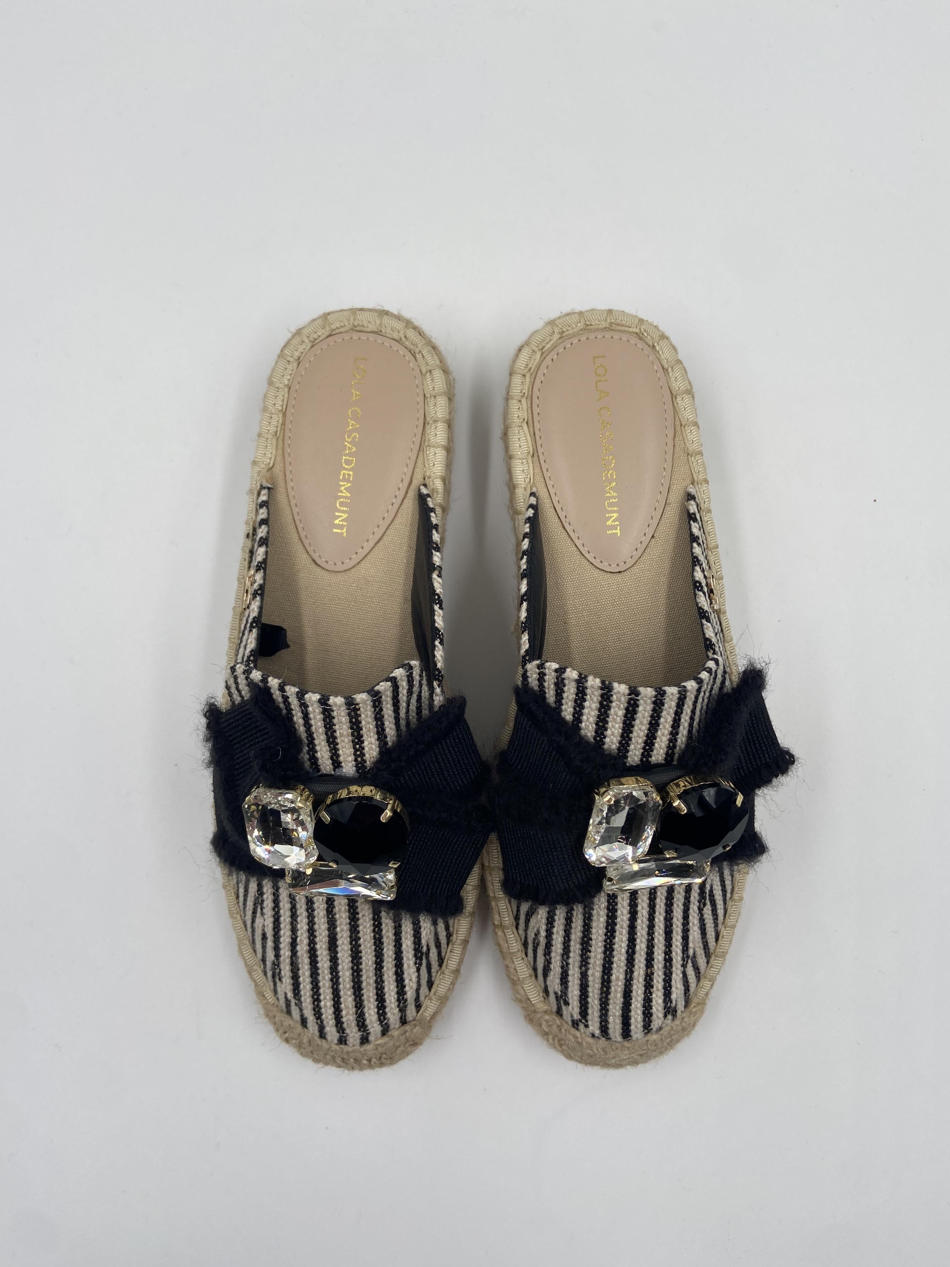Sandalo a punta chiusa con fiocco - LolaCasademunt LS2605050 20N LOLA 