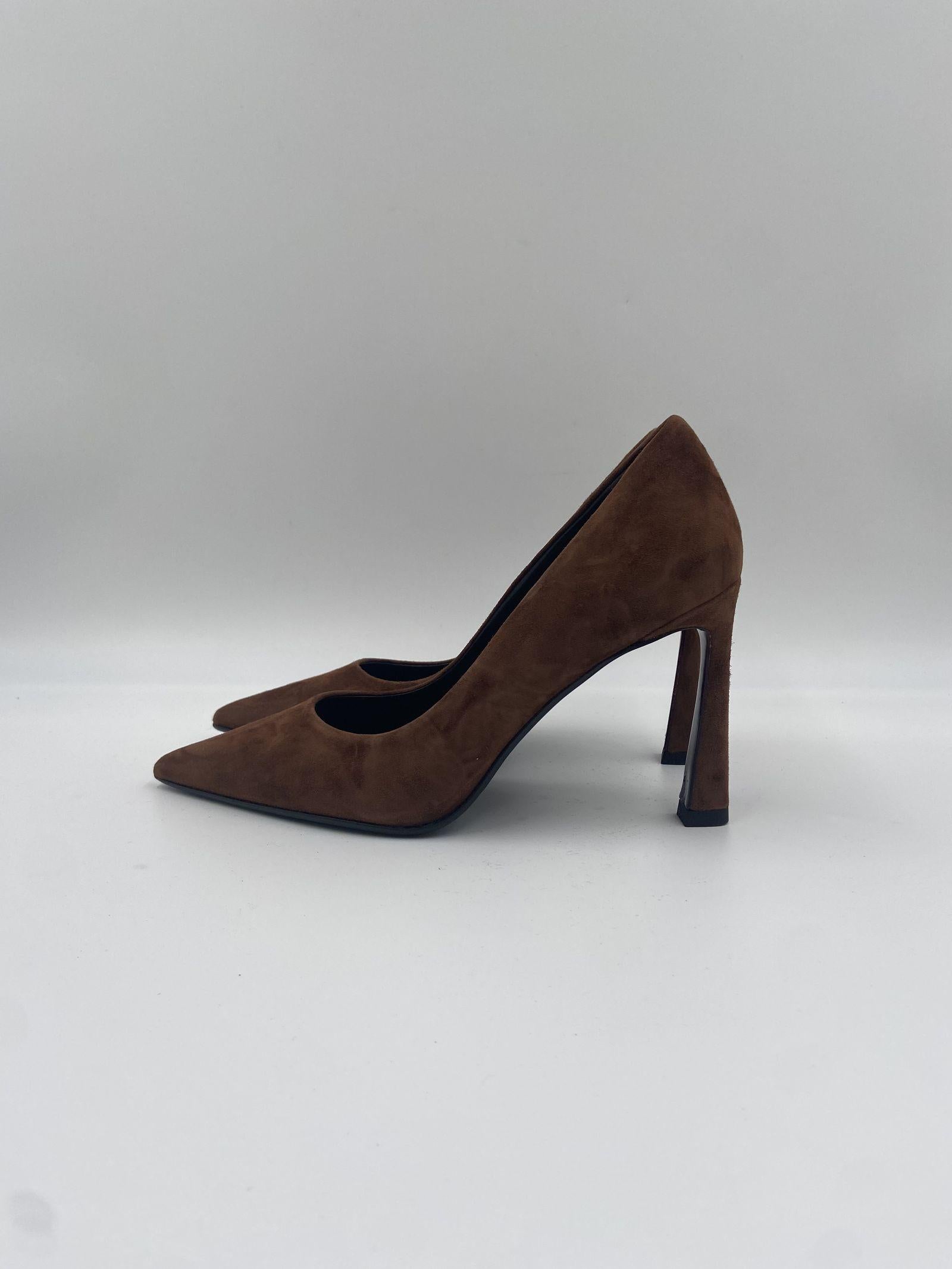 Dècolletè in pelle scamosciata 2470 CIOCCOLATO SPAZIO MODA 