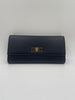 Baguette con tracolla e placca logo