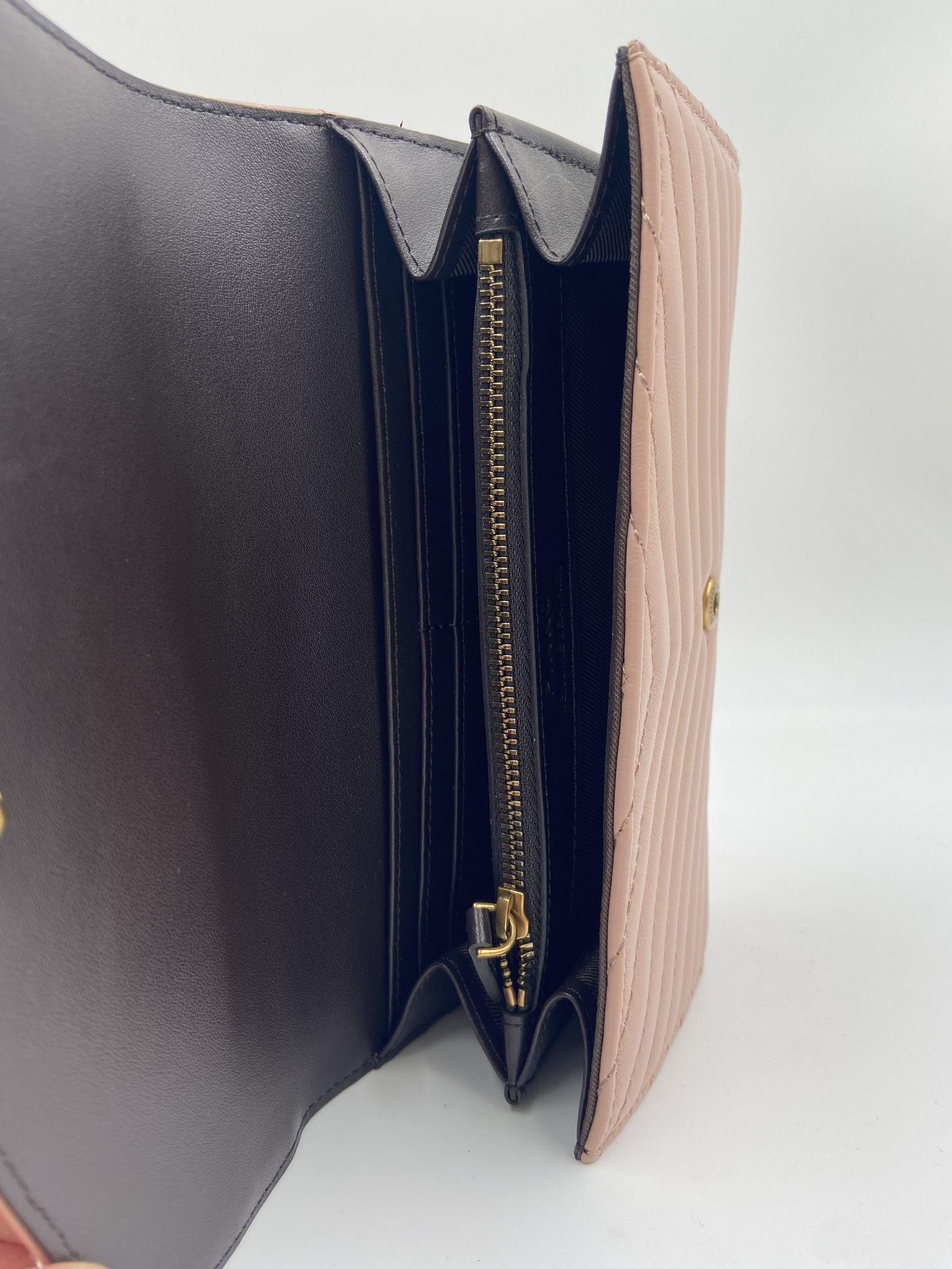 Portafoglio zip-around in nappa chevron 100882-A0GK O81Q PINKO 