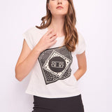 T-shirt con stampa e strass