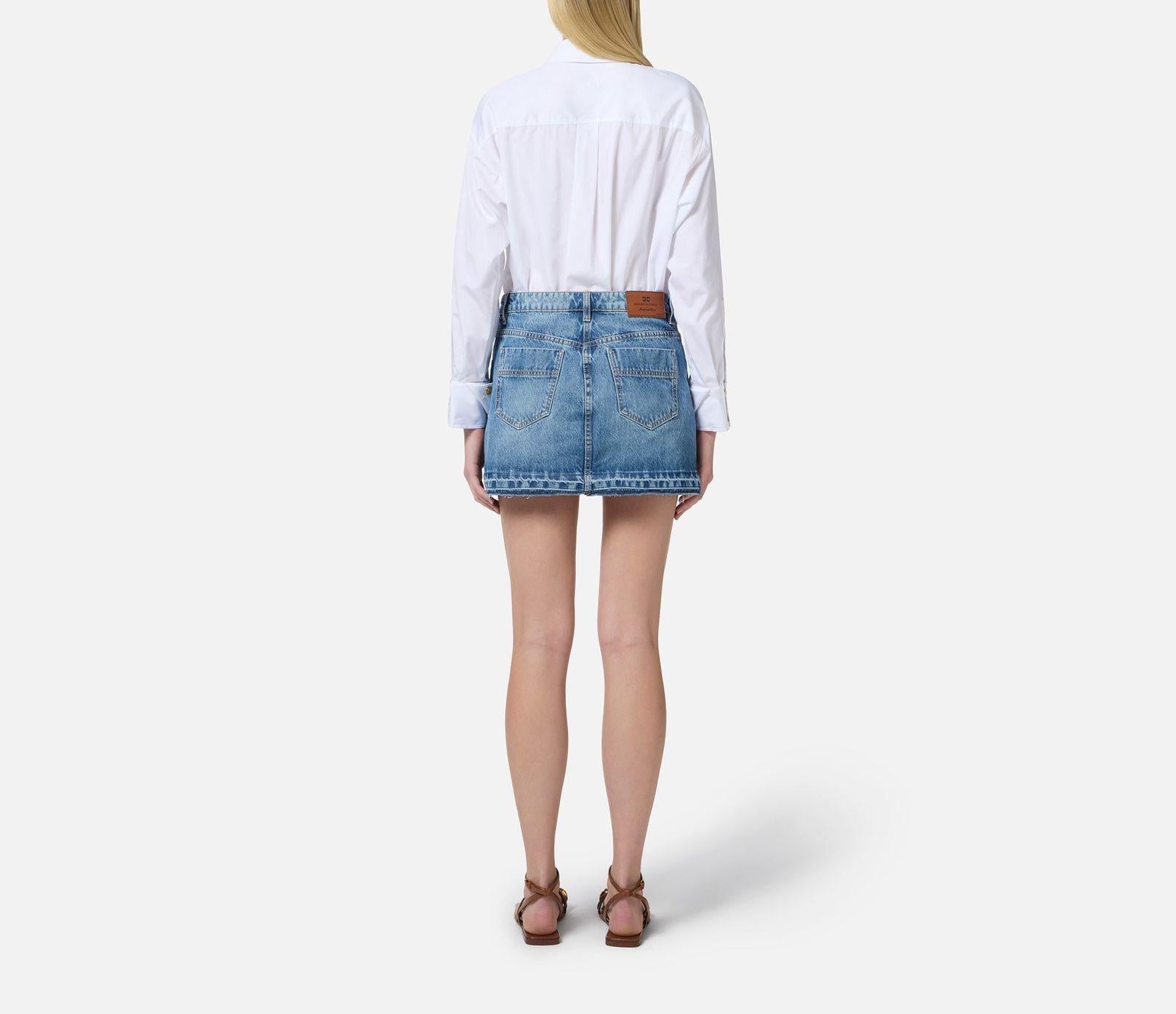 Minigonna in denim con ricamo floreale - Elisabetta Franchi GJ34N51E2 R34 ELISABETTA FRANCHI 