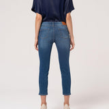 Jeans slim cropped con lavaggio medio