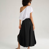 T-shirt scollo asimmetrico