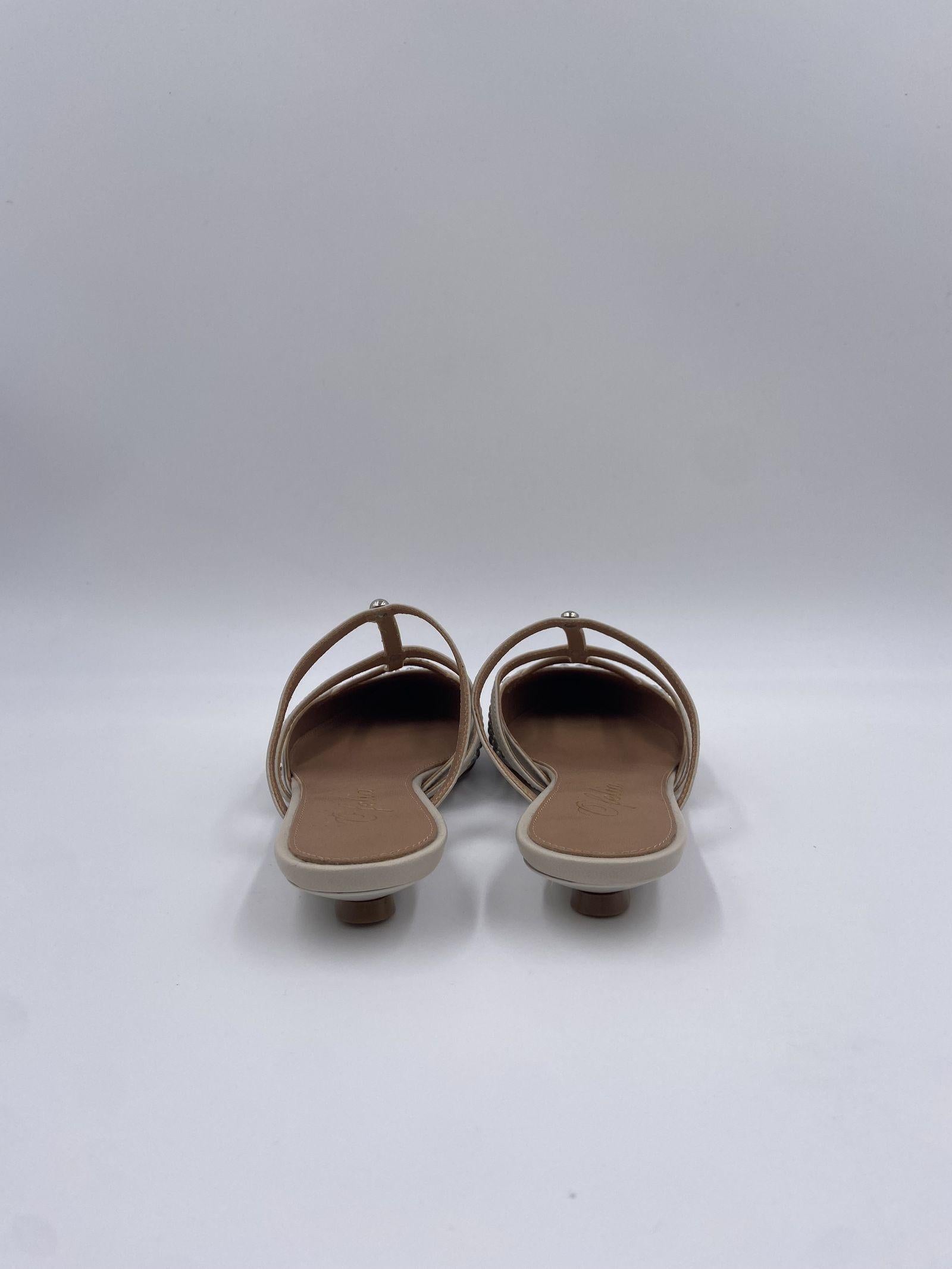 Scarpa bassa aperta con borchie 2569 LATTE OFELIA 