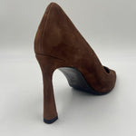 Dècolletè in pelle scamosciata 2470 CIOCCOLATO SPAZIO MODA 