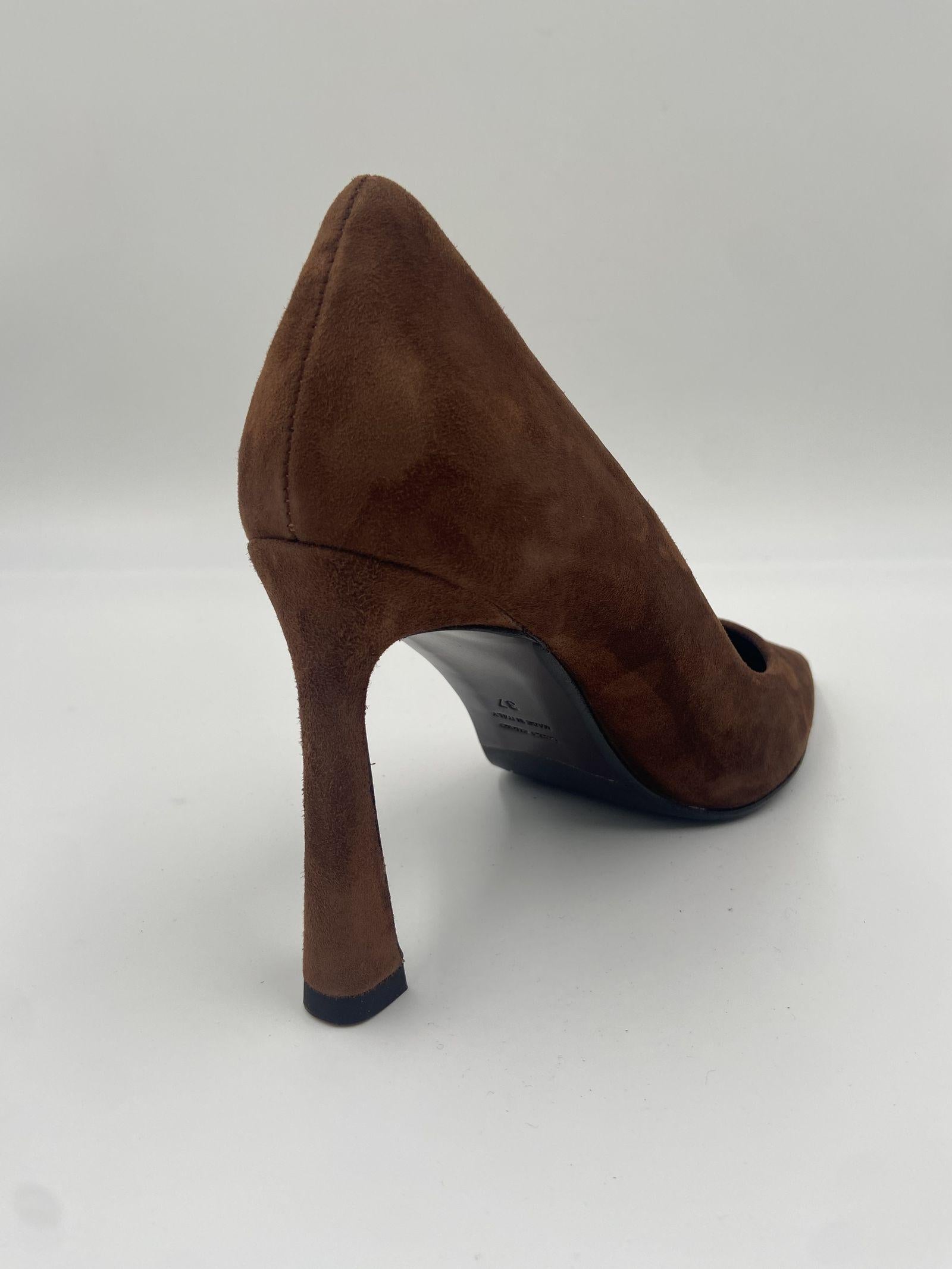 Dècolletè in pelle scamosciata 2470 CIOCCOLATO SPAZIO MODA 