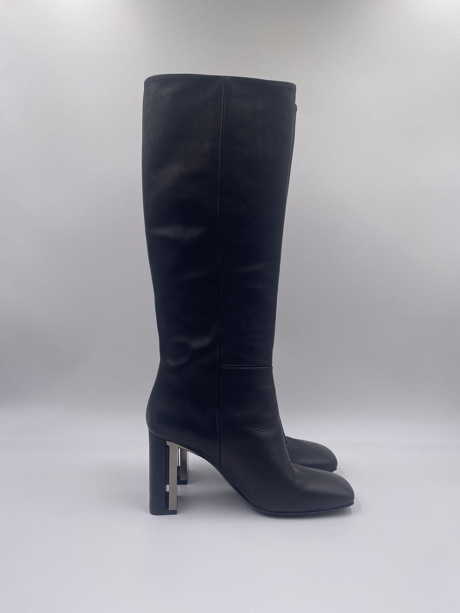 Stivale alto con tacco metallico 1W3606D NERO VIC MATIE' 