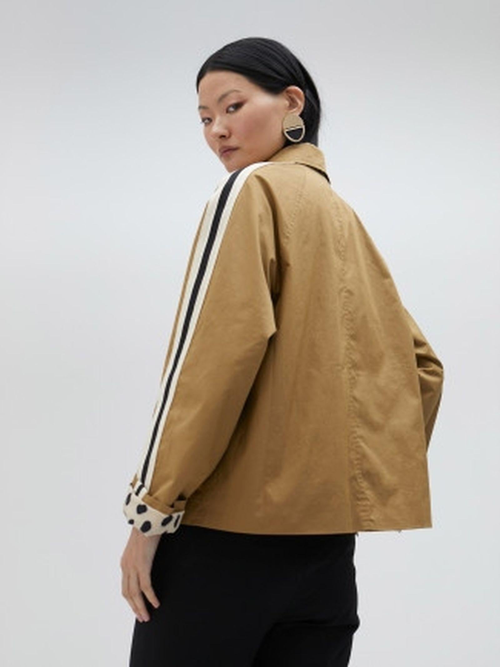 Trench corto con bande colorate MS2502012 052 MAITE 