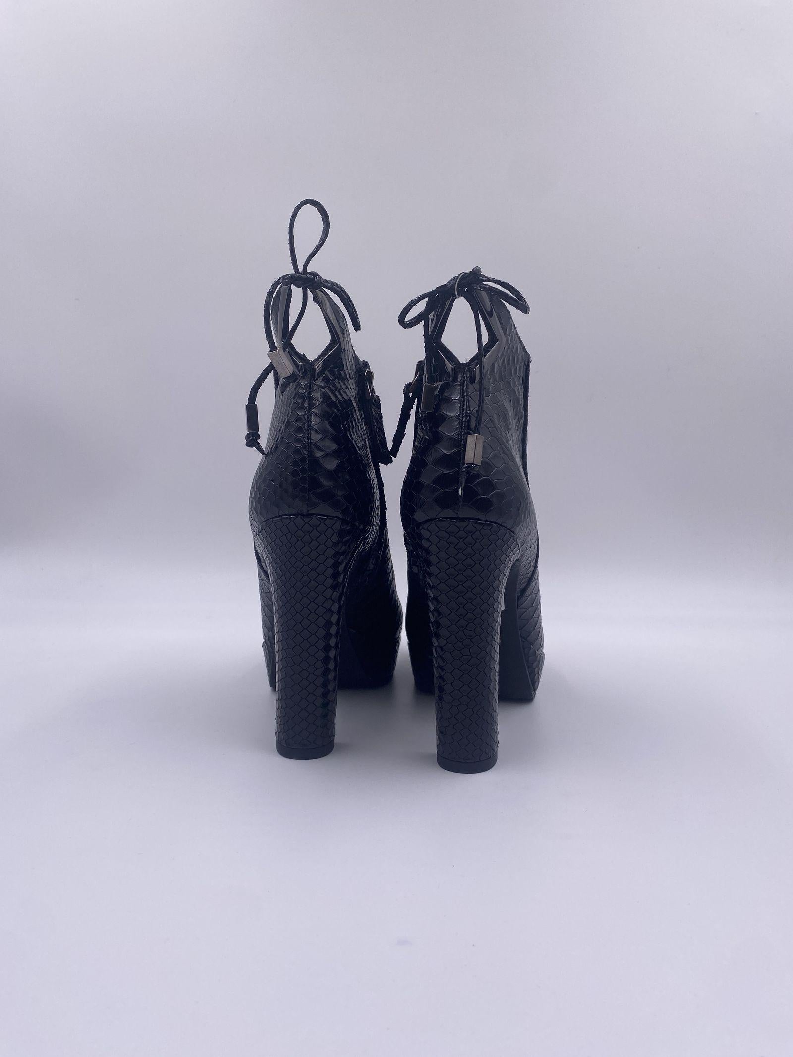 Tronchetto pitonato H1284PITONE NERO OFELIA 