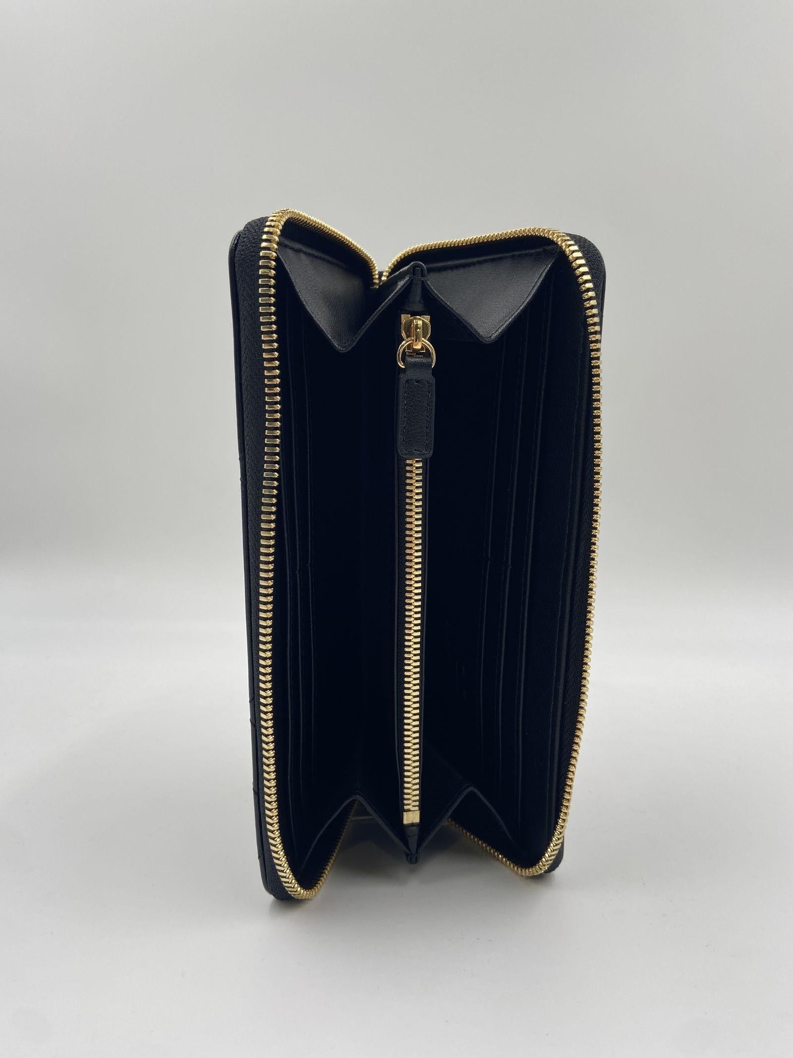 Portafoglio con zip e logo - Elisabetta Franchi PF88A52E2 110 ELISABETTA FRANCHI 