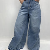 Jeans vita alta e gamba larga