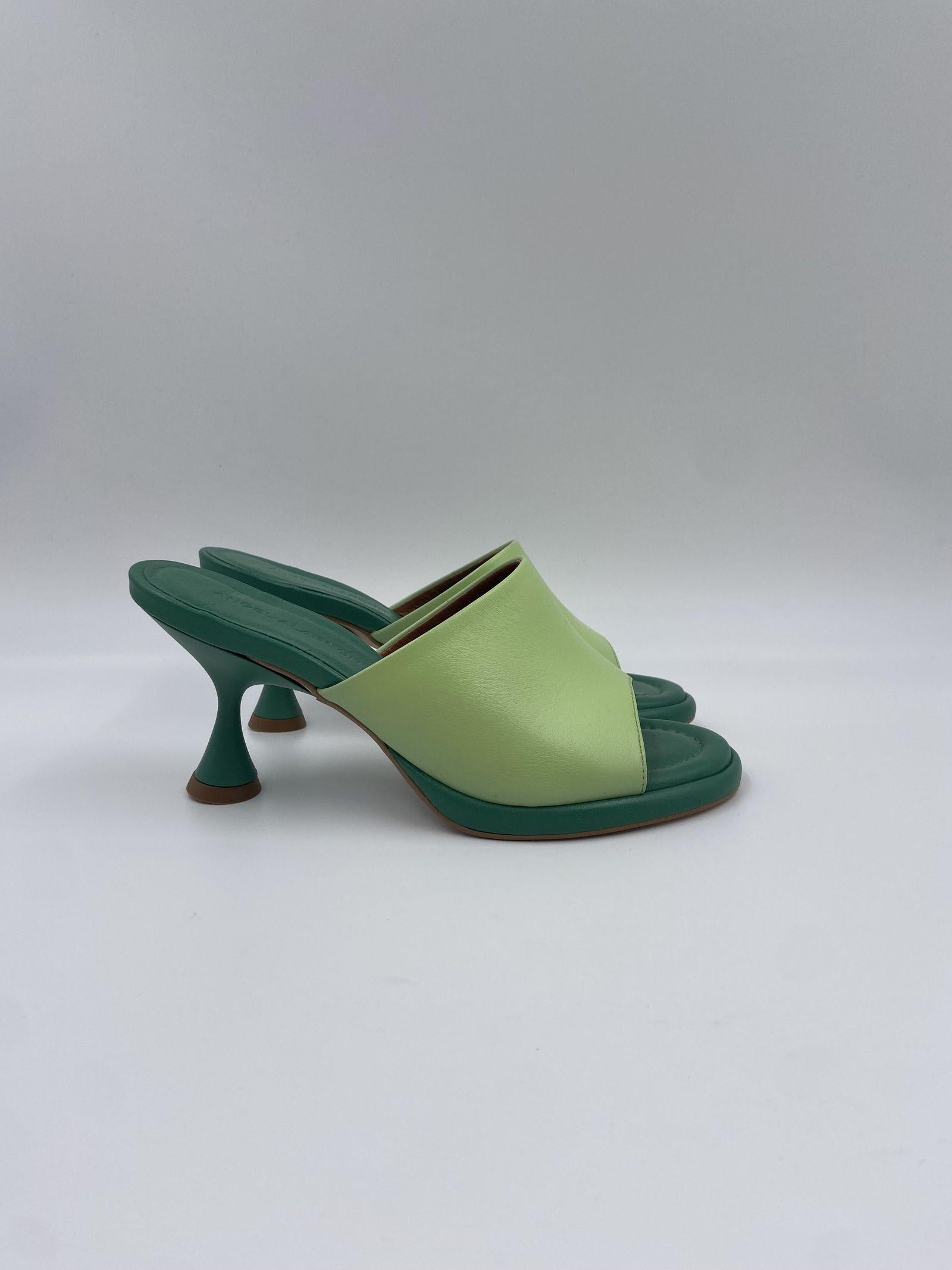 Sandalo tacco rocchetto 23057-467A VERDE ANGEL ALARCON 