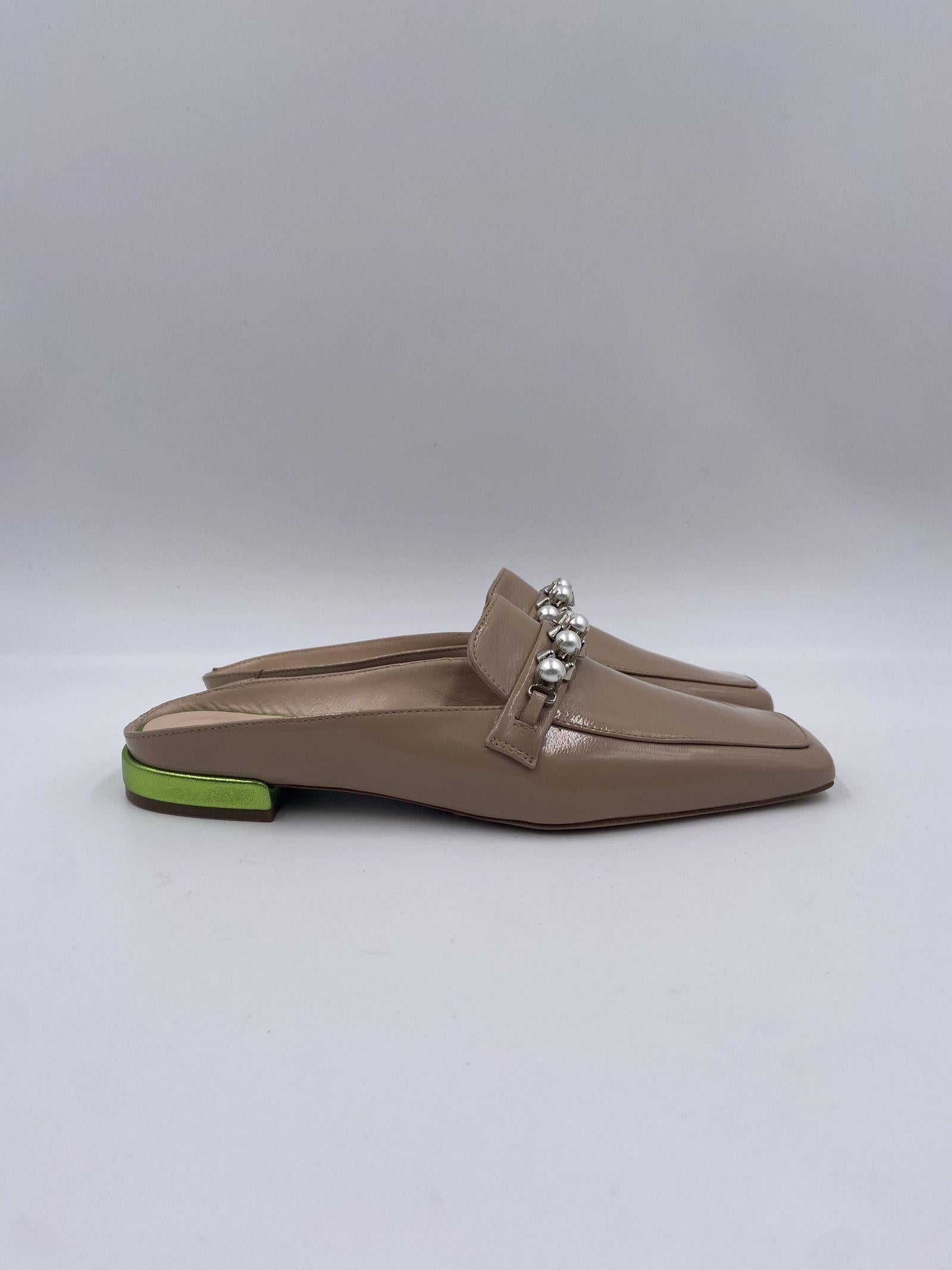 Sabot con perle e borchie 602 BEIGE CHIARINI 