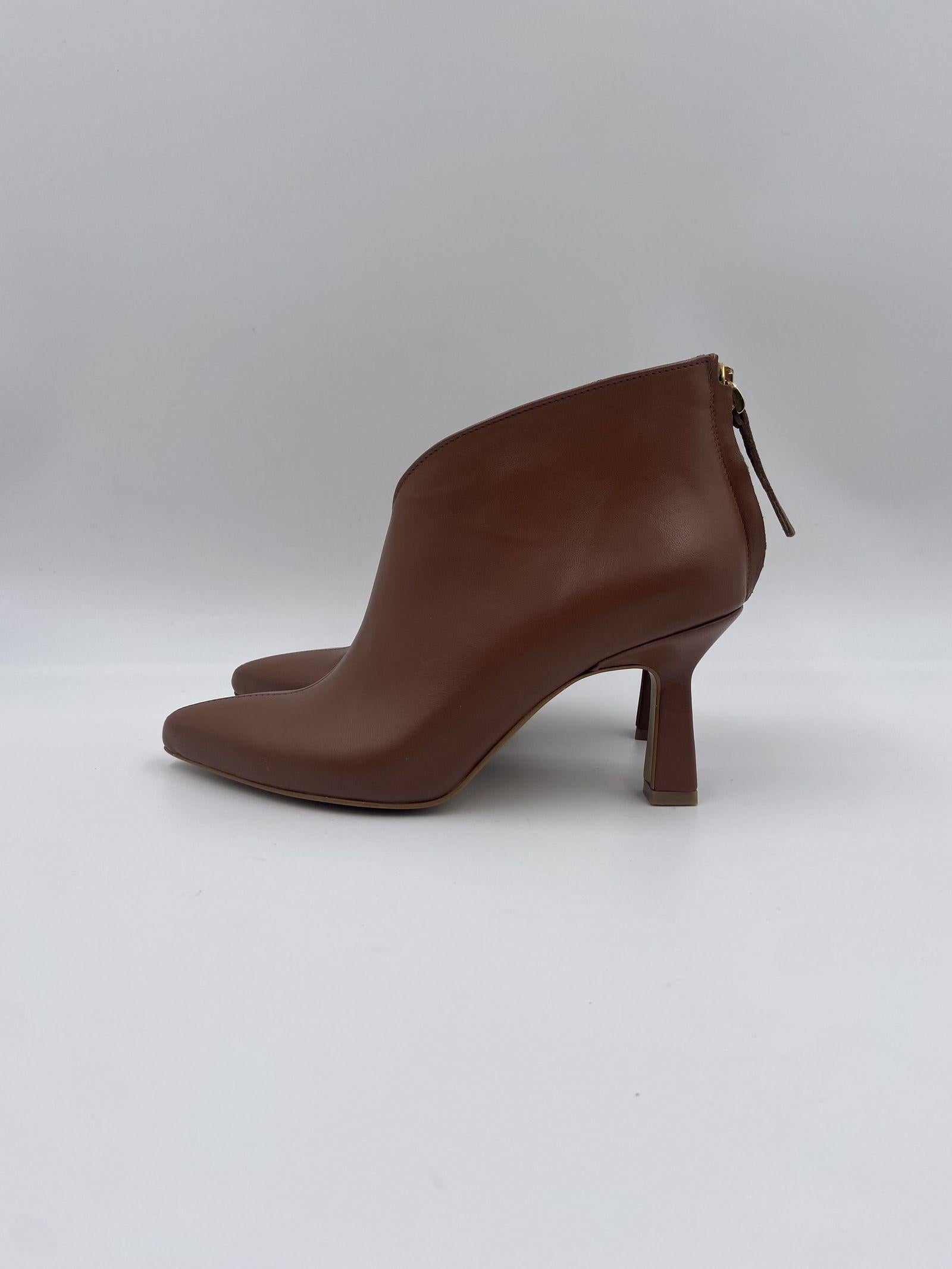 Tronchetto in pelle con cerniera 714 BEIGE CHIARINI 