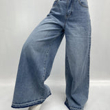Jeans vita alta e gamba larga
