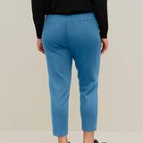 Pantalone slim fit in jersey tecnico