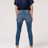 Jeans slim con lavaggio medio