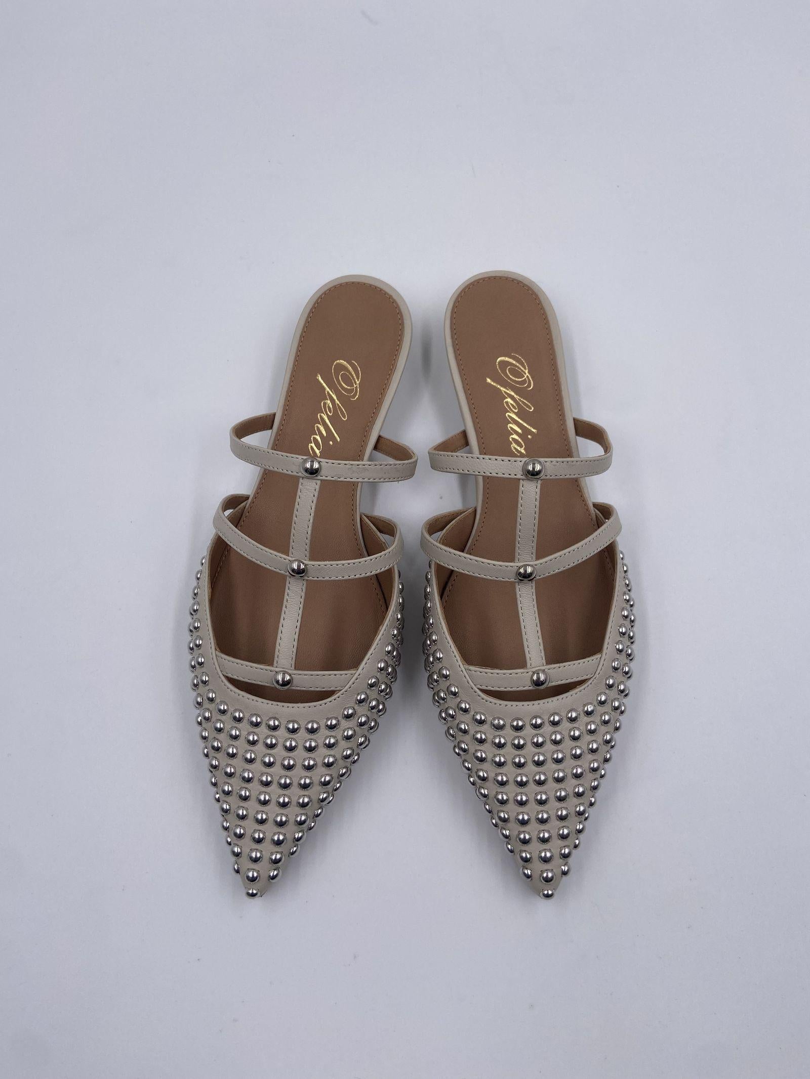 Scarpa bassa aperta con borchie 2569 LATTE OFELIA 