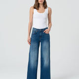 Jeans wide leg con lavaggio medio