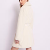 Cappotto in pelliccia con cintura