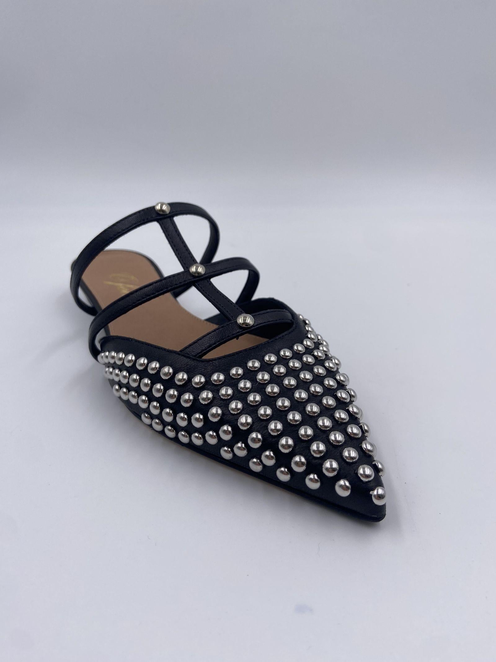 Scarpa bassa aperta con borchie 2569 NERO OFELIA 