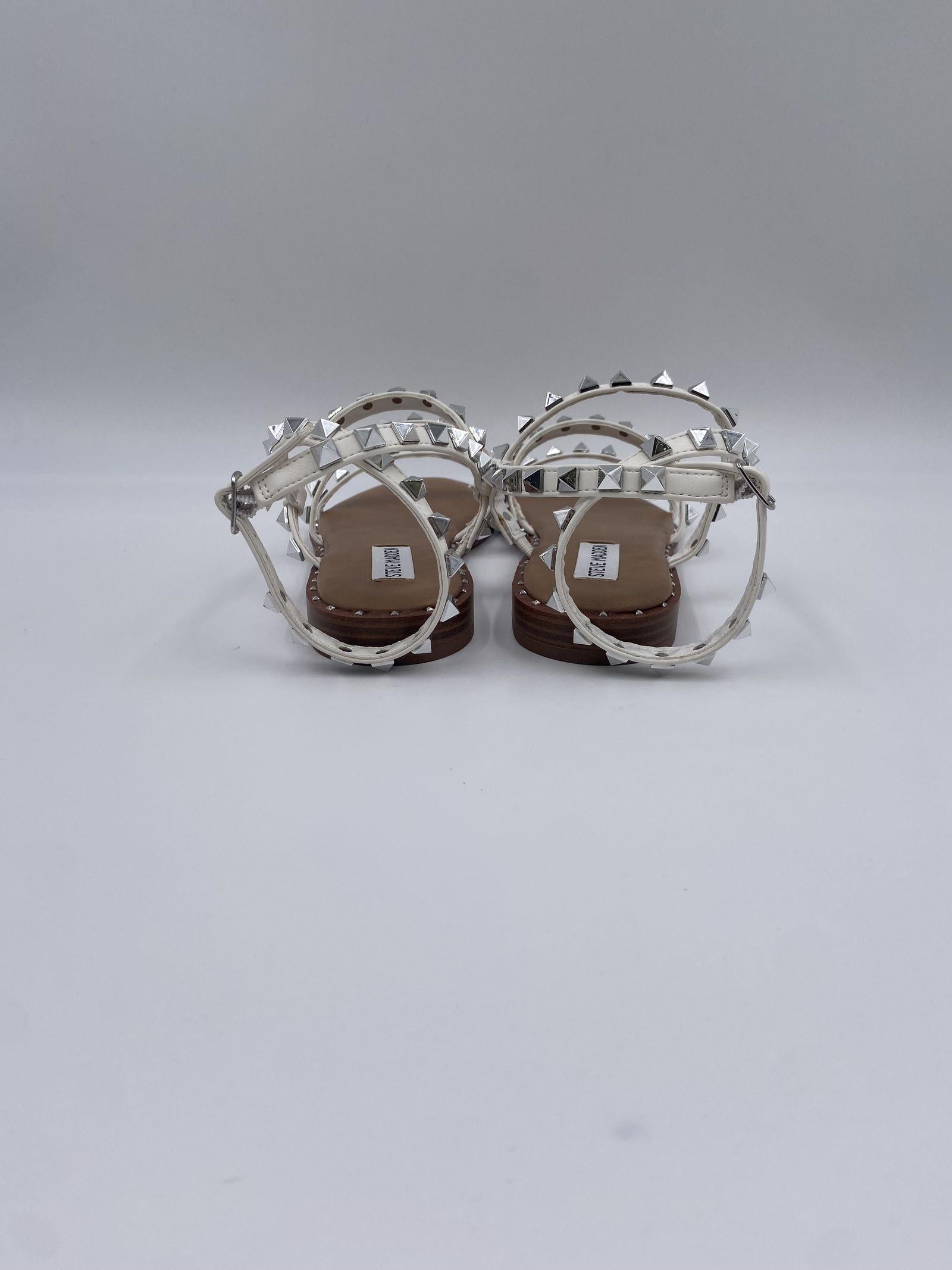 Sandalo Travel con borchie - Steve Madden TRAVEL WHT STEVE MADDEN 