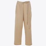 Pantalone con pieghe
