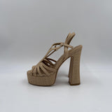 Sandalo con plateau in raffia